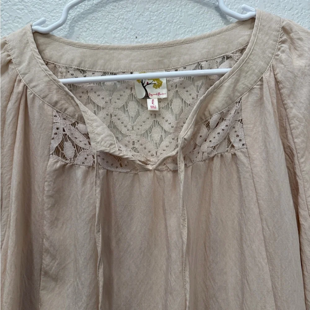 Fig and Flower Beige Lace Crochet 3/4 sleeve Blouse Women’s Size Large - Picture 6 of 10